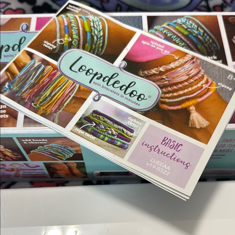 Loopdedoo Bracelet Making Kit - Picture 3 of 4